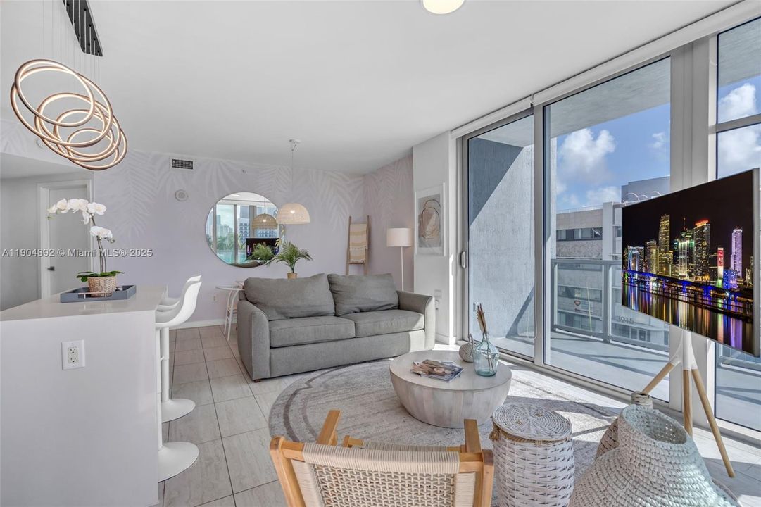 For Sale: $699,000 (2 beds, 2 baths, 1062 Square Feet)