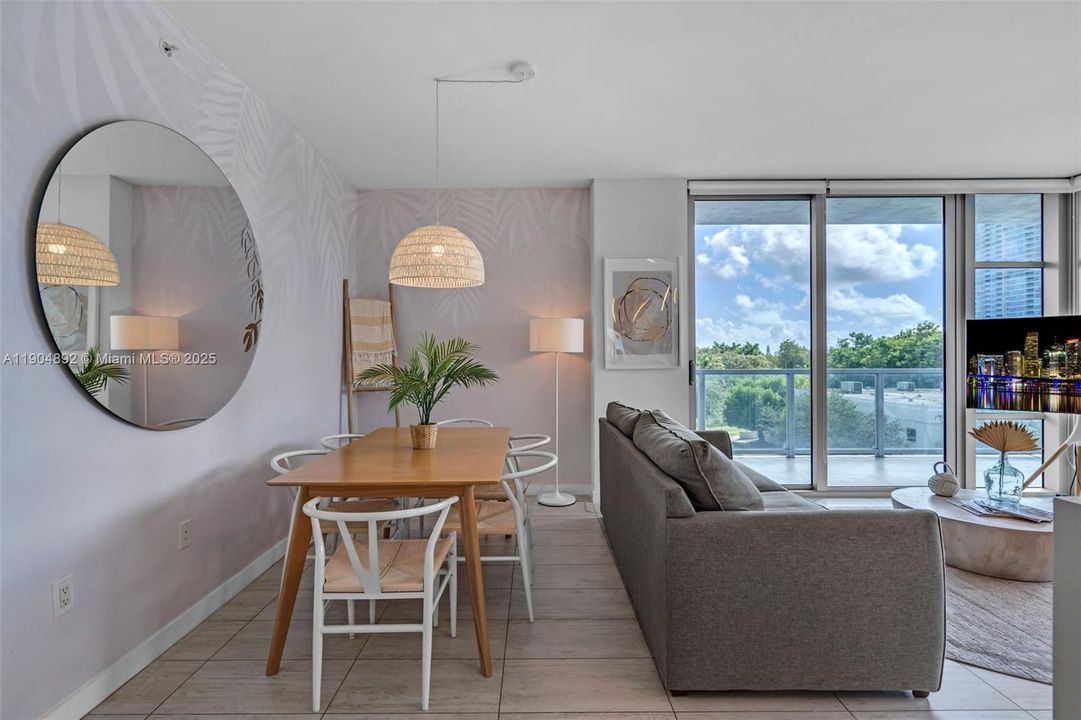 For Sale: $699,000 (2 beds, 2 baths, 1062 Square Feet)