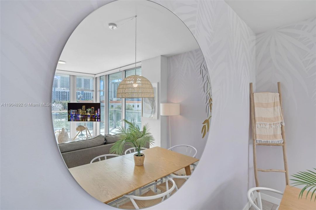 For Sale: $699,000 (2 beds, 2 baths, 1062 Square Feet)