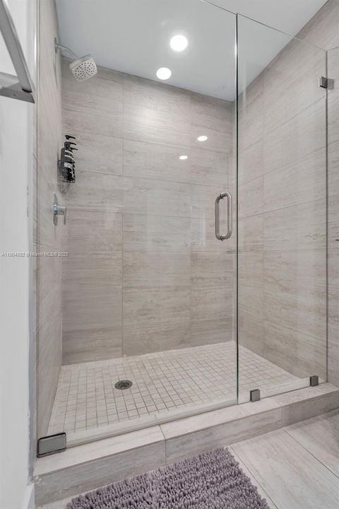 For Sale: $699,000 (2 beds, 2 baths, 1062 Square Feet)