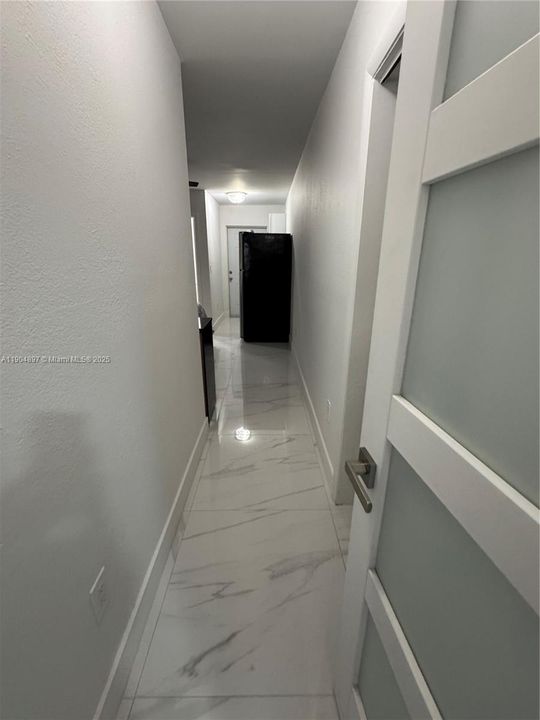 For Rent: $1,250 (1 beds, 1 baths, 2910 Square Feet)