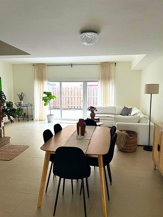 For Rent: $3,000 (3 beds, 2 baths, 1515 Square Feet)