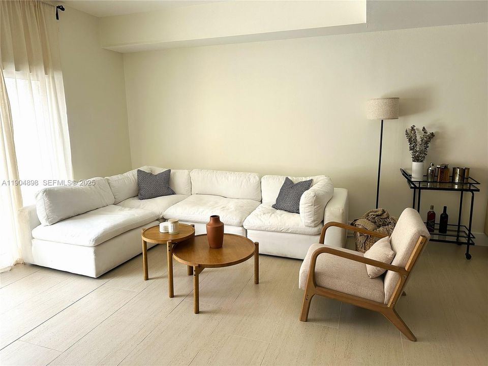 For Rent: $3,000 (3 beds, 2 baths, 1515 Square Feet)