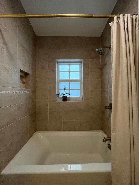 For Rent: $3,000 (3 beds, 2 baths, 1515 Square Feet)