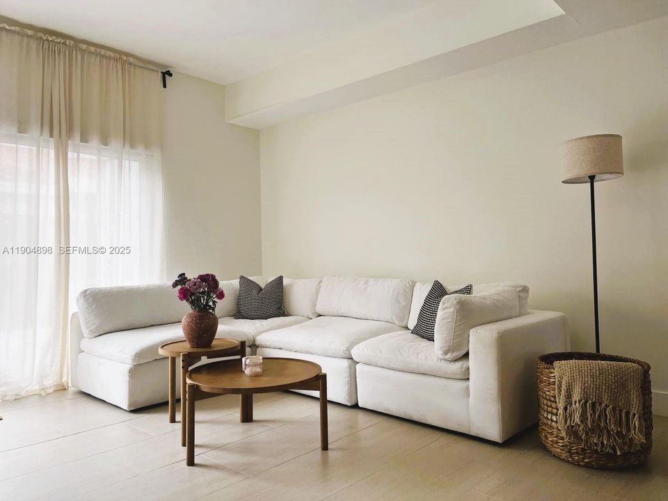 For Rent: $3,000 (3 beds, 2 baths, 1515 Square Feet)