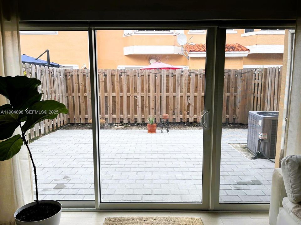 For Rent: $3,000 (3 beds, 2 baths, 1515 Square Feet)