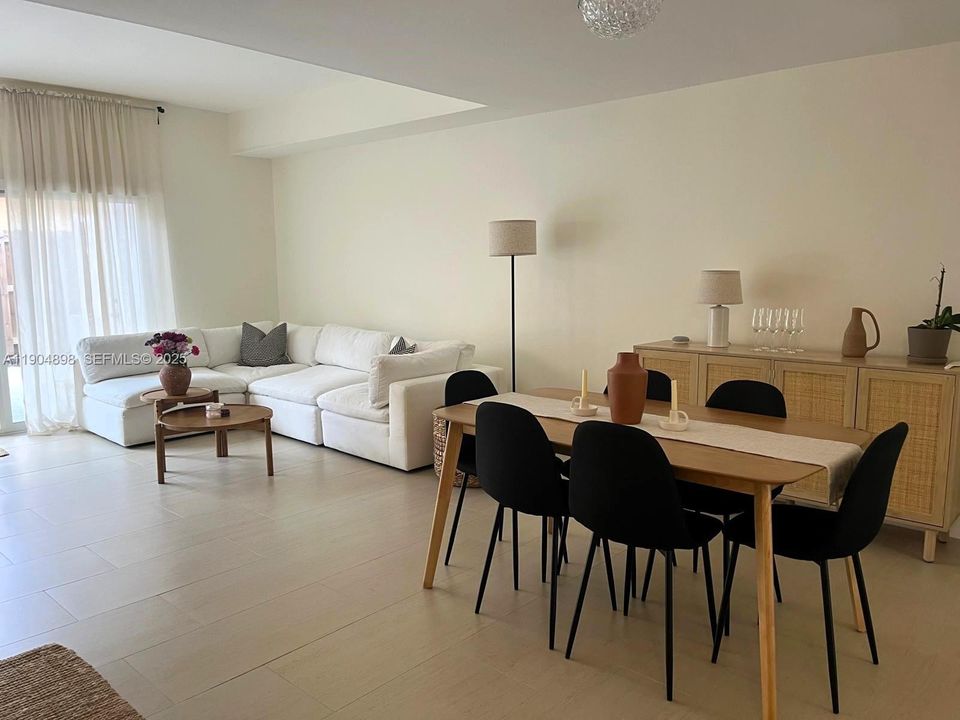 For Rent: $3,000 (3 beds, 2 baths, 1515 Square Feet)