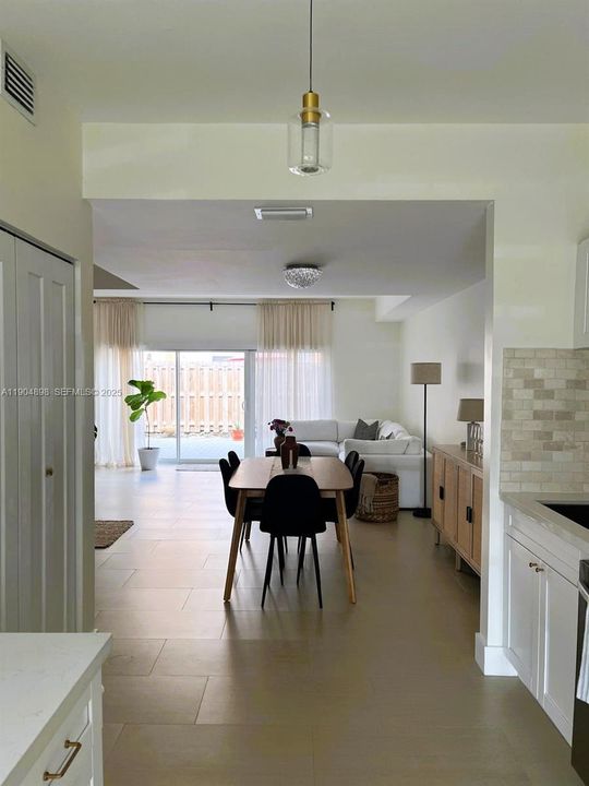 For Rent: $3,000 (3 beds, 2 baths, 1515 Square Feet)