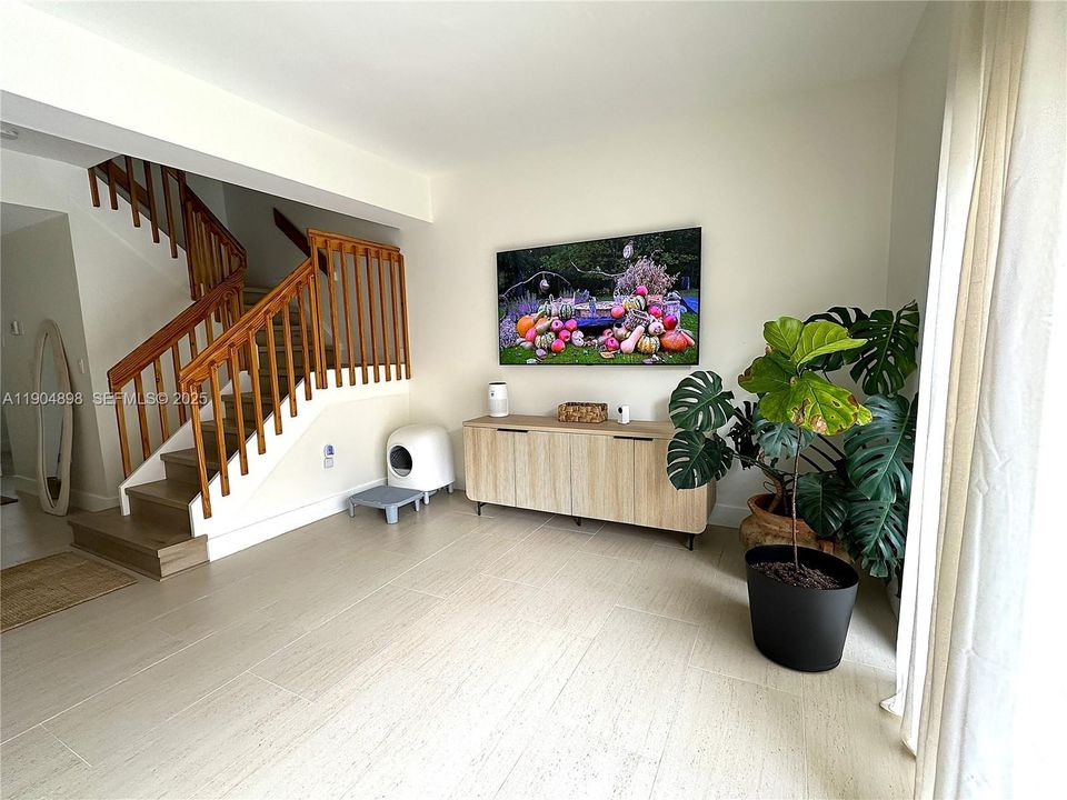 For Rent: $3,000 (3 beds, 2 baths, 1515 Square Feet)