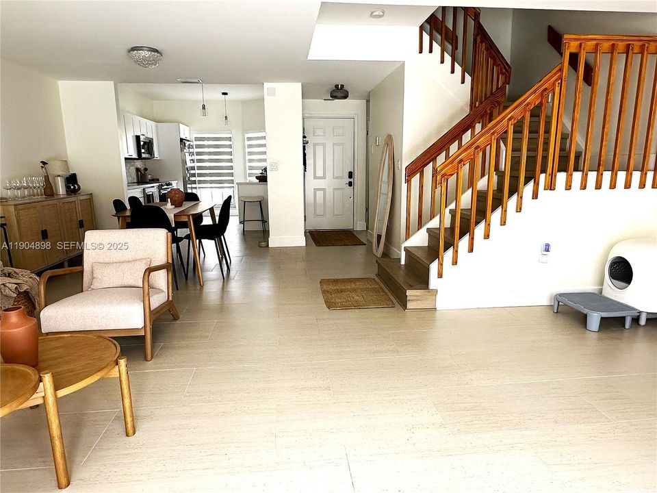 For Rent: $3,000 (3 beds, 2 baths, 1515 Square Feet)