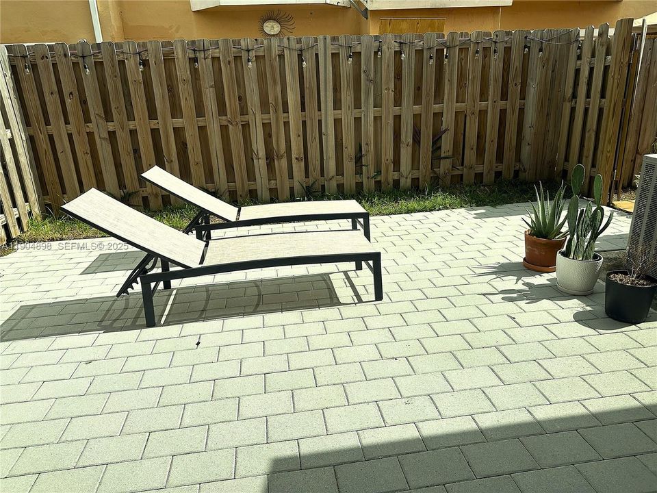 For Rent: $3,000 (3 beds, 2 baths, 1515 Square Feet)