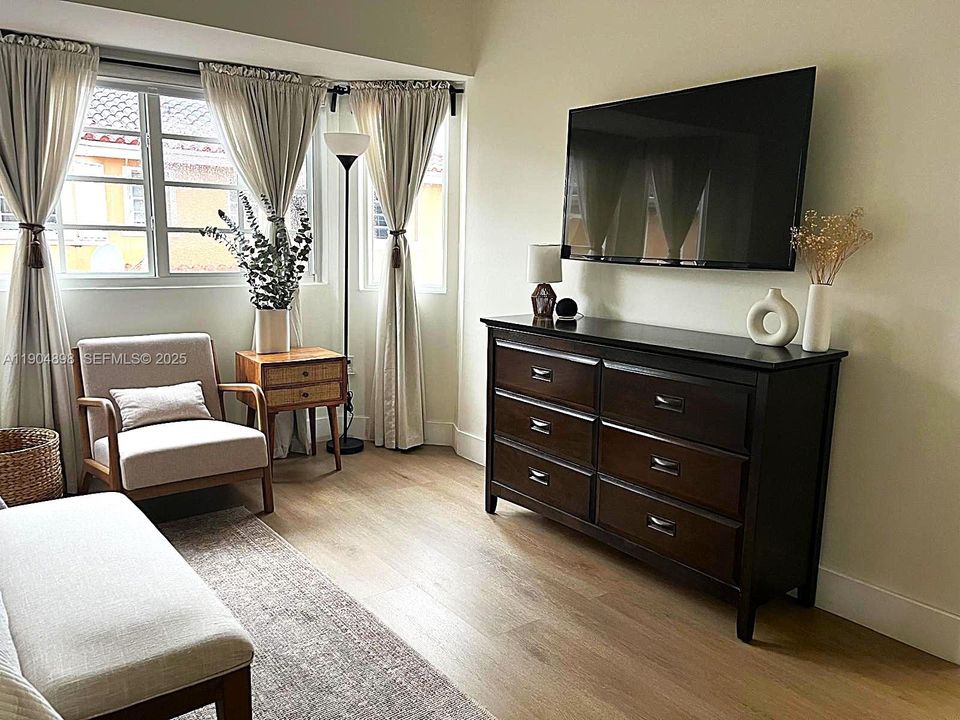 For Rent: $3,000 (3 beds, 2 baths, 1515 Square Feet)