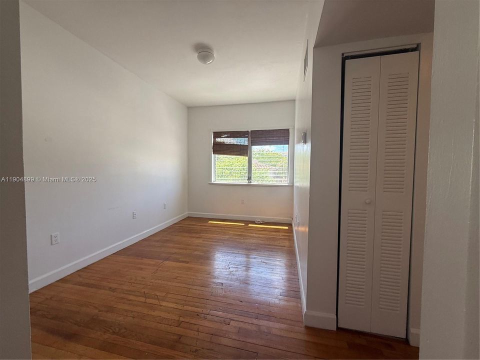 For Sale: $240,000 (1 beds, 1 baths, 525 Square Feet)