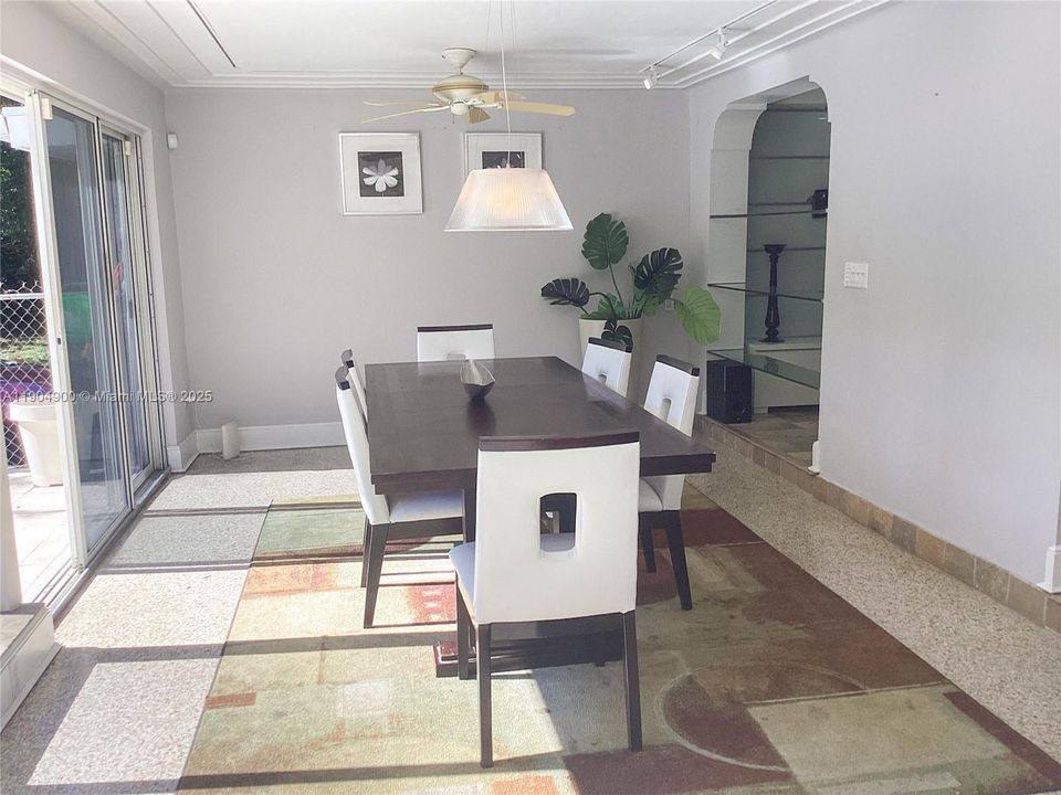 For Sale: $1,999,000 (5 beds, 3 baths, 2892 Square Feet)