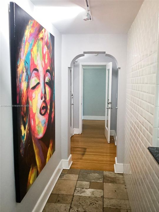 For Sale: $1,999,000 (5 beds, 3 baths, 2892 Square Feet)