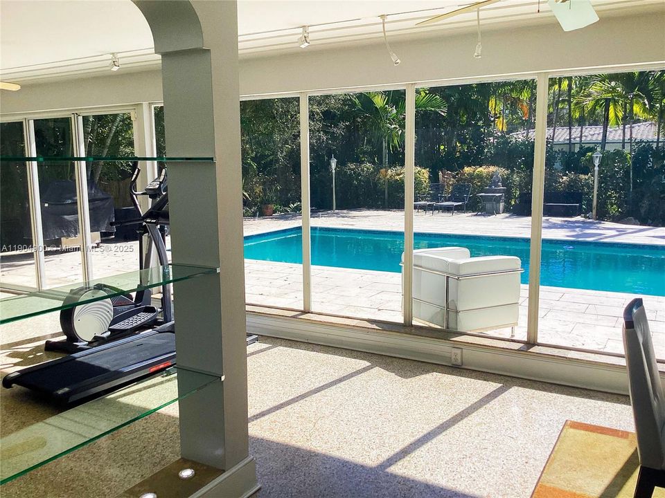 For Sale: $1,999,000 (5 beds, 3 baths, 2892 Square Feet)