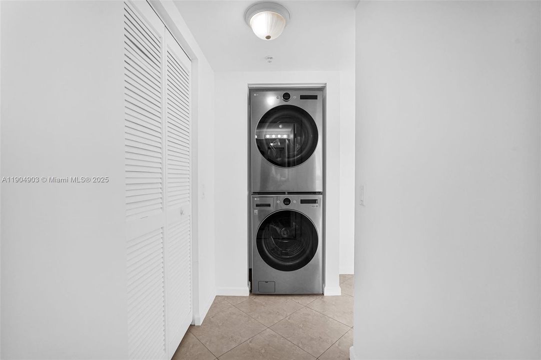 LG Washer / Dryer