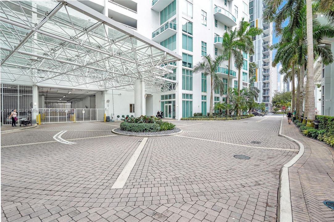 待售: $615,000 (2 贝兹, 2 浴室, 1289 平方英尺)