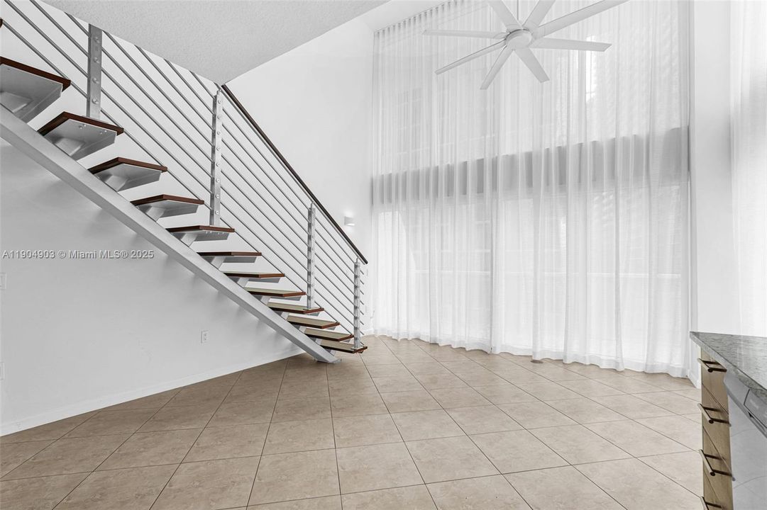 待售: $615,000 (2 贝兹, 2 浴室, 1289 平方英尺)