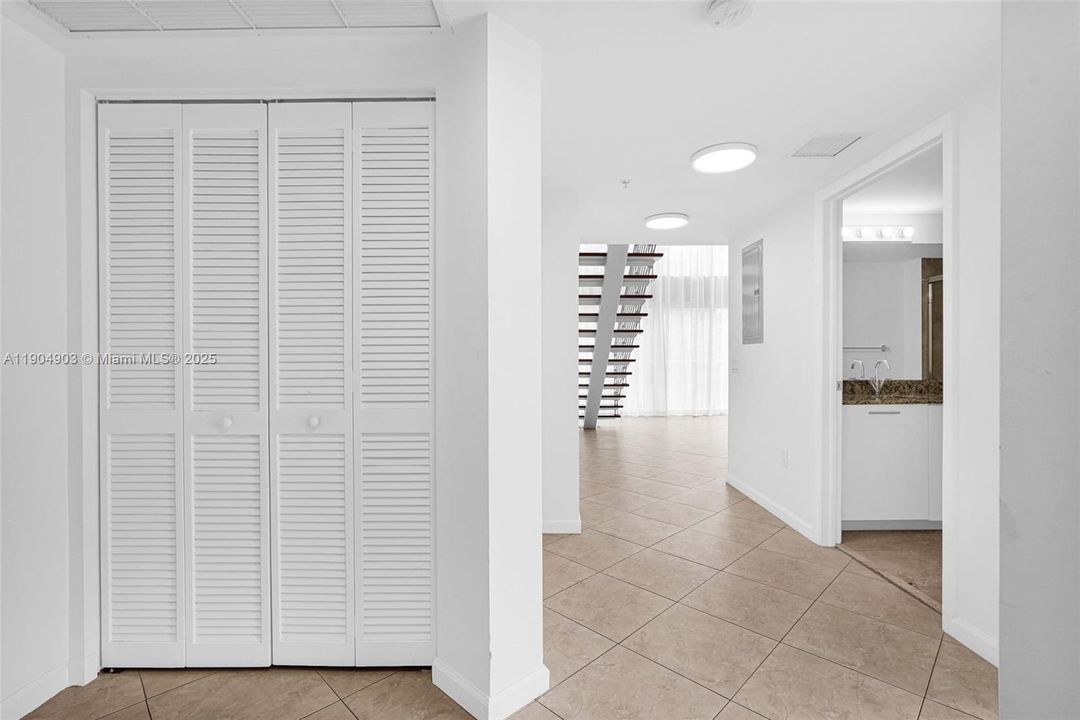 Foyer Entrance - 1st Floor