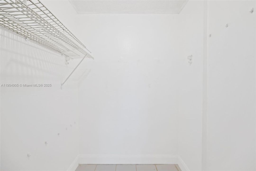 For Rent: $1,650 (1 beds, 1 baths, 546 Square Feet)