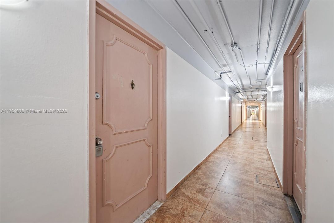 For Rent: $1,650 (1 beds, 1 baths, 546 Square Feet)