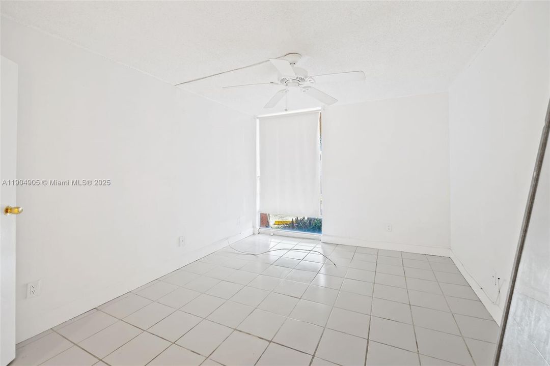 For Rent: $1,650 (1 beds, 1 baths, 546 Square Feet)