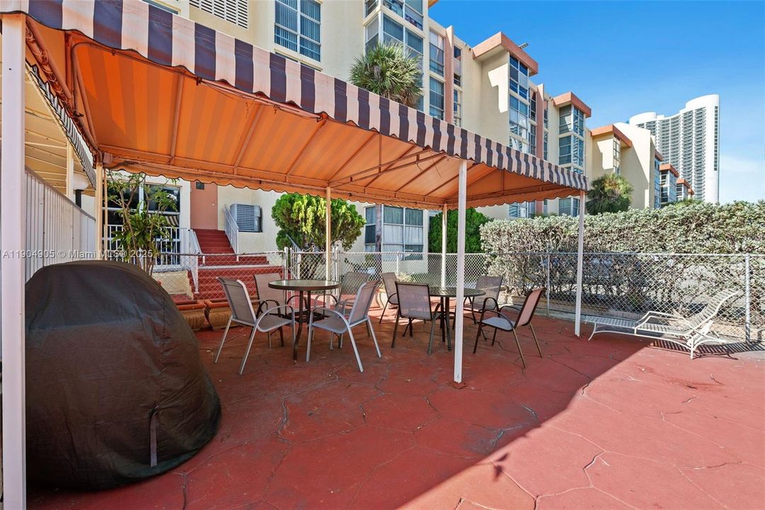 For Rent: $1,650 (1 beds, 1 baths, 546 Square Feet)