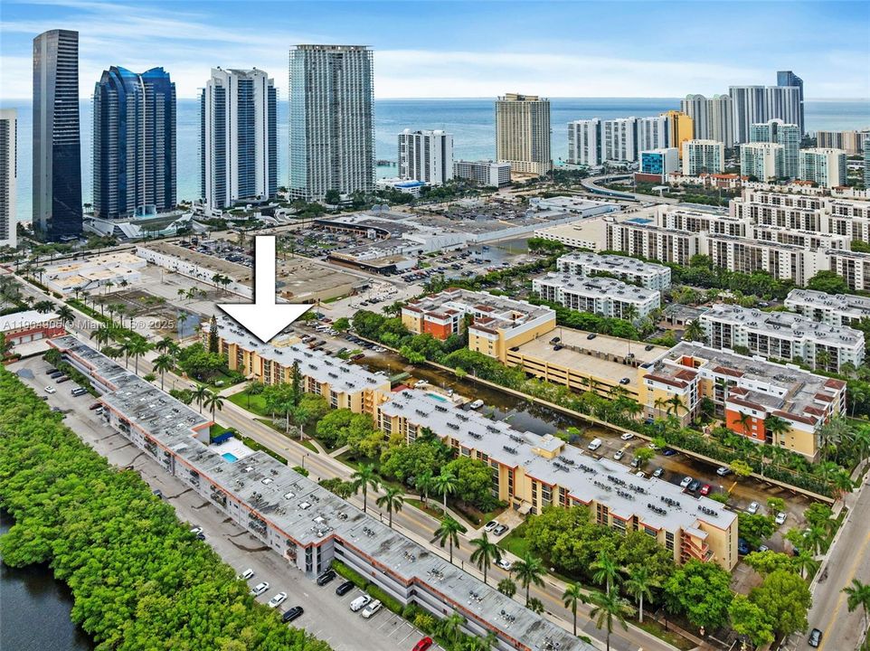 For Rent: $1,650 (1 beds, 1 baths, 546 Square Feet)