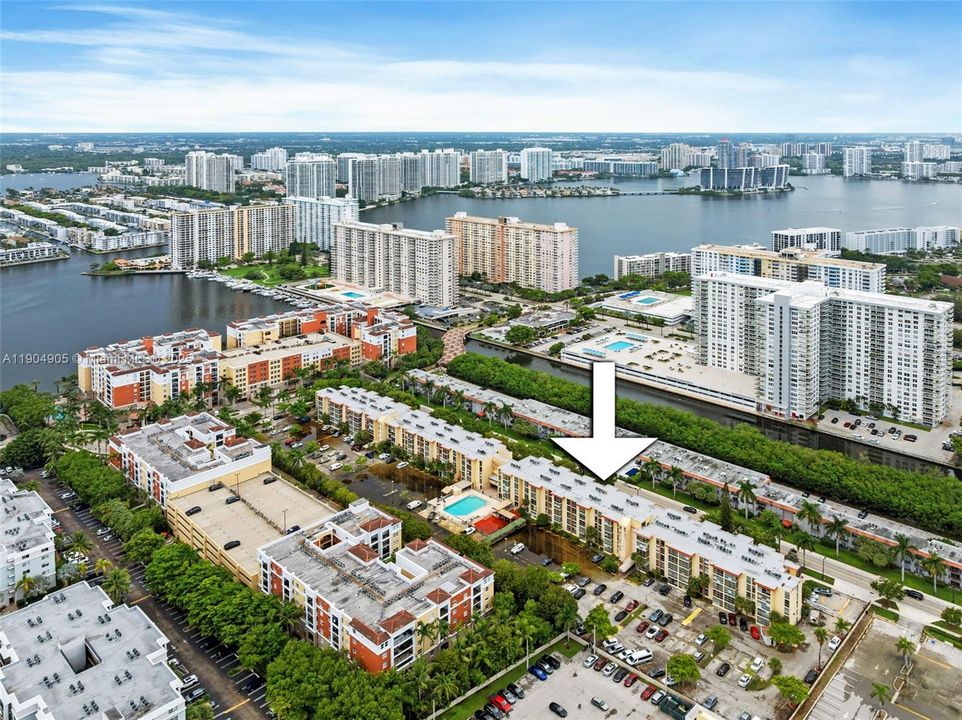 For Rent: $1,650 (1 beds, 1 baths, 546 Square Feet)