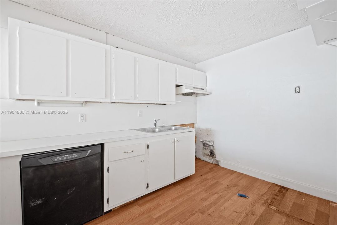 For Rent: $1,650 (1 beds, 1 baths, 546 Square Feet)
