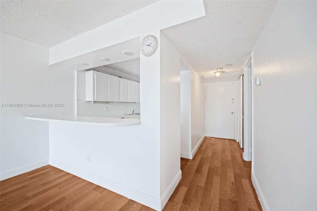 For Rent: $1,650 (1 beds, 1 baths, 546 Square Feet)