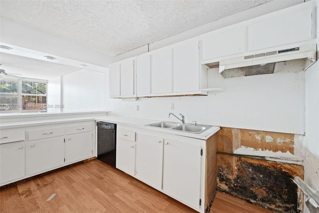 For Rent: $1,650 (1 beds, 1 baths, 546 Square Feet)