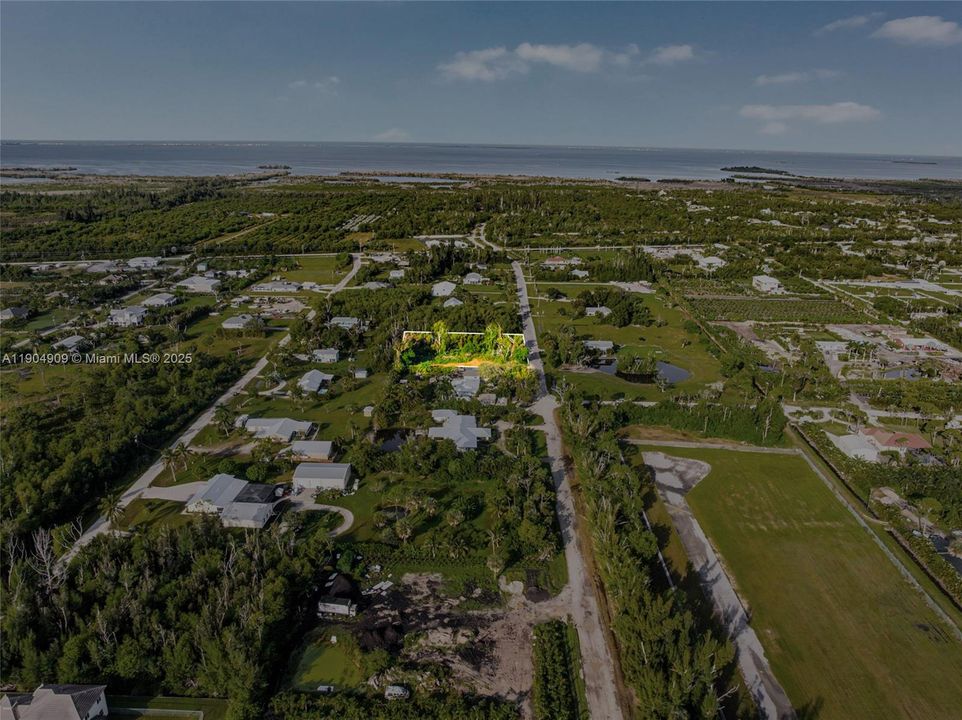 待售: $94,000 (0.94 acres)