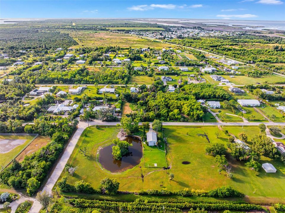 待售: $94,000 (0.94 acres)