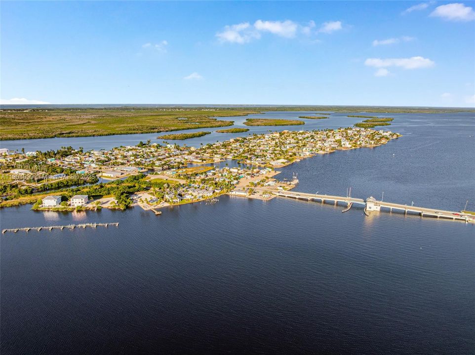 待售: $94,000 (0.94 acres)