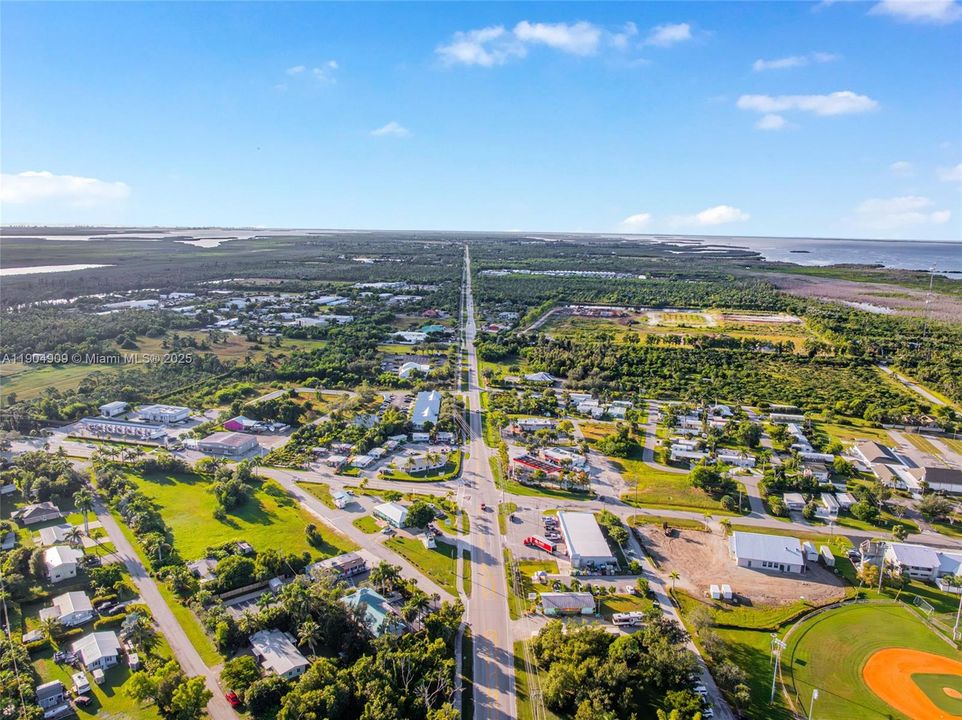 待售: $94,000 (0.94 acres)