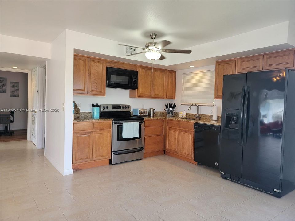For Sale: $347,000 (3 beds, 1 baths, 1656 Square Feet)