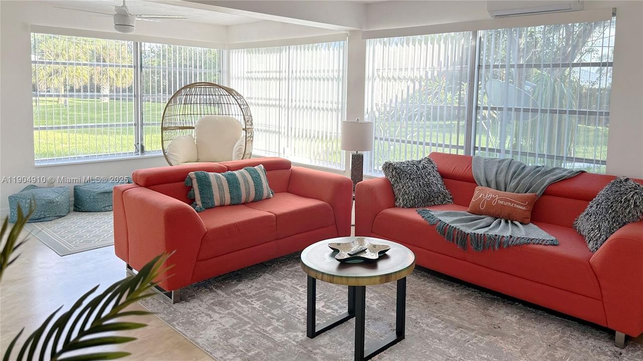 For Sale: $347,000 (3 beds, 1 baths, 1656 Square Feet)