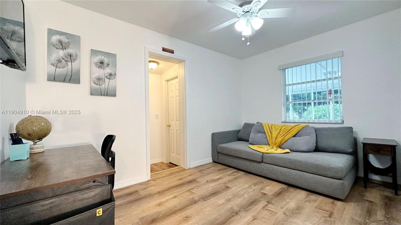 For Sale: $347,000 (3 beds, 1 baths, 1656 Square Feet)