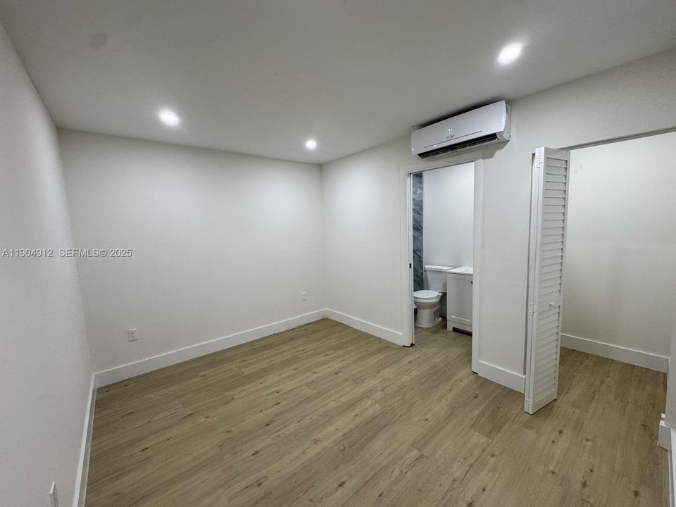 For Rent: $1,500 (1 beds, 1 baths, 3266 Square Feet)