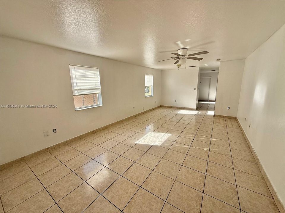 For Rent: $3,900 (4 beds, 2 baths, 1800 Square Feet)