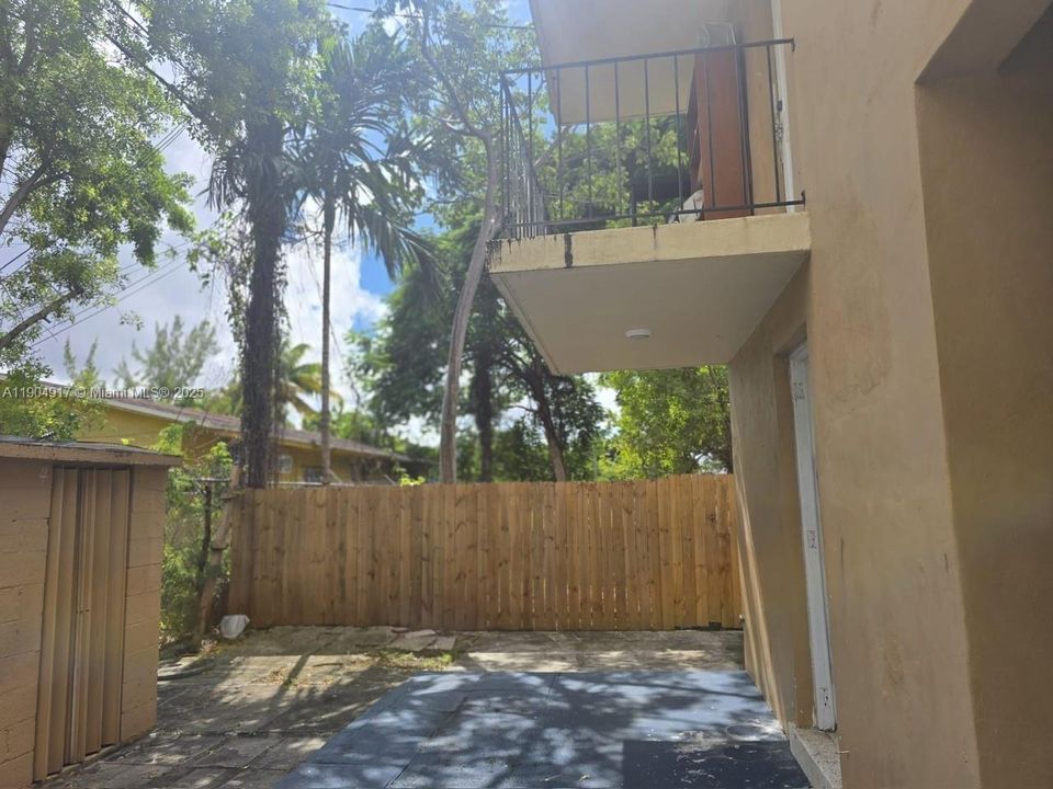 Recently Rented: $1,940 (2 beds, 1 baths, 4421 Square Feet)