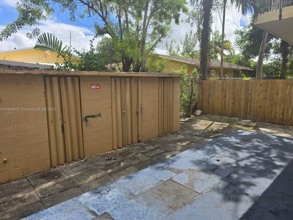 Recently Rented: $1,940 (2 beds, 1 baths, 4421 Square Feet)