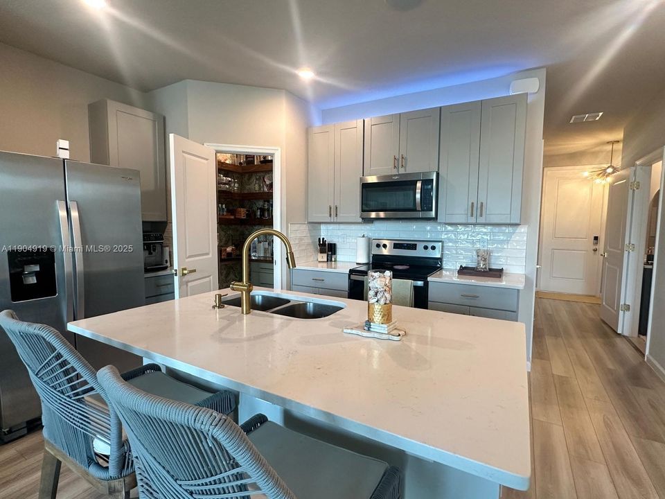 For Sale: $445,000 (3 beds, 2 baths, 1454 Square Feet)