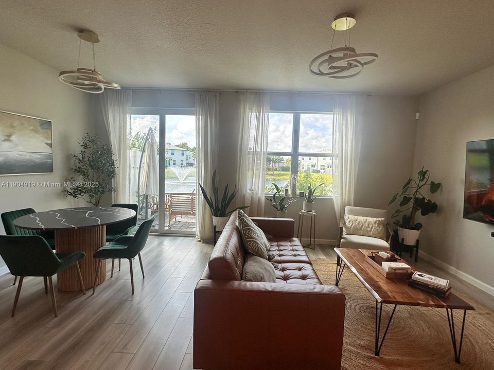 For Sale: $445,000 (3 beds, 2 baths, 1454 Square Feet)