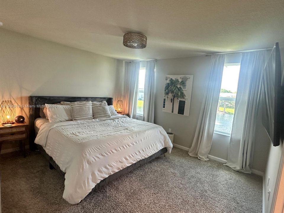 For Sale: $445,000 (3 beds, 2 baths, 1454 Square Feet)