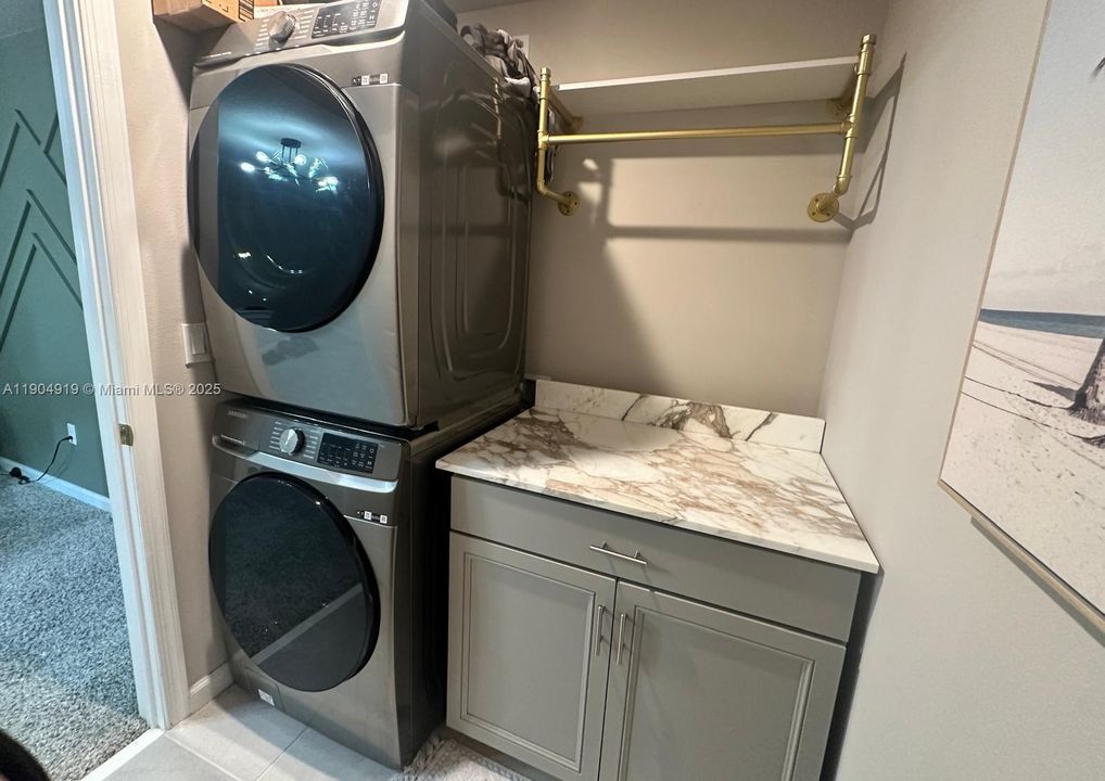 For Sale: $445,000 (3 beds, 2 baths, 1454 Square Feet)