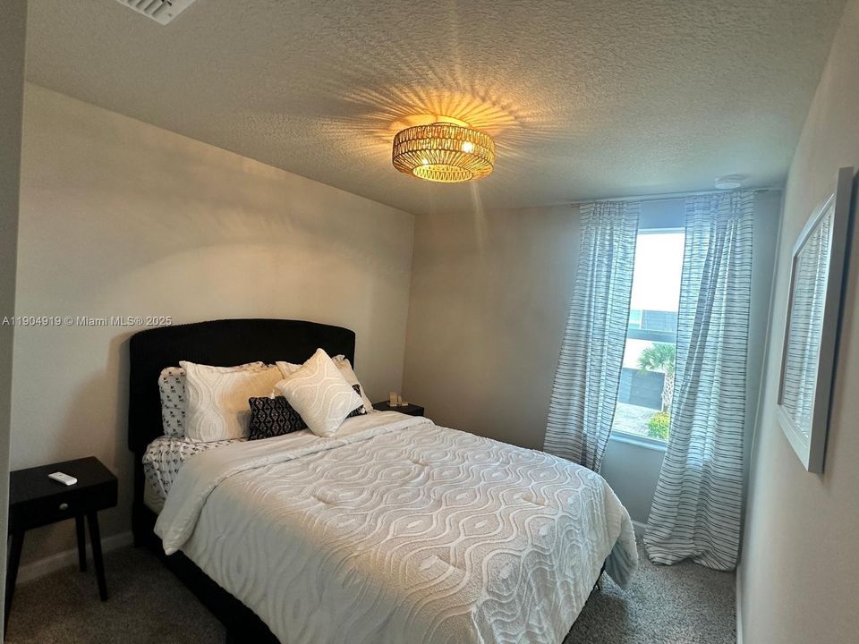 For Sale: $445,000 (3 beds, 2 baths, 1454 Square Feet)