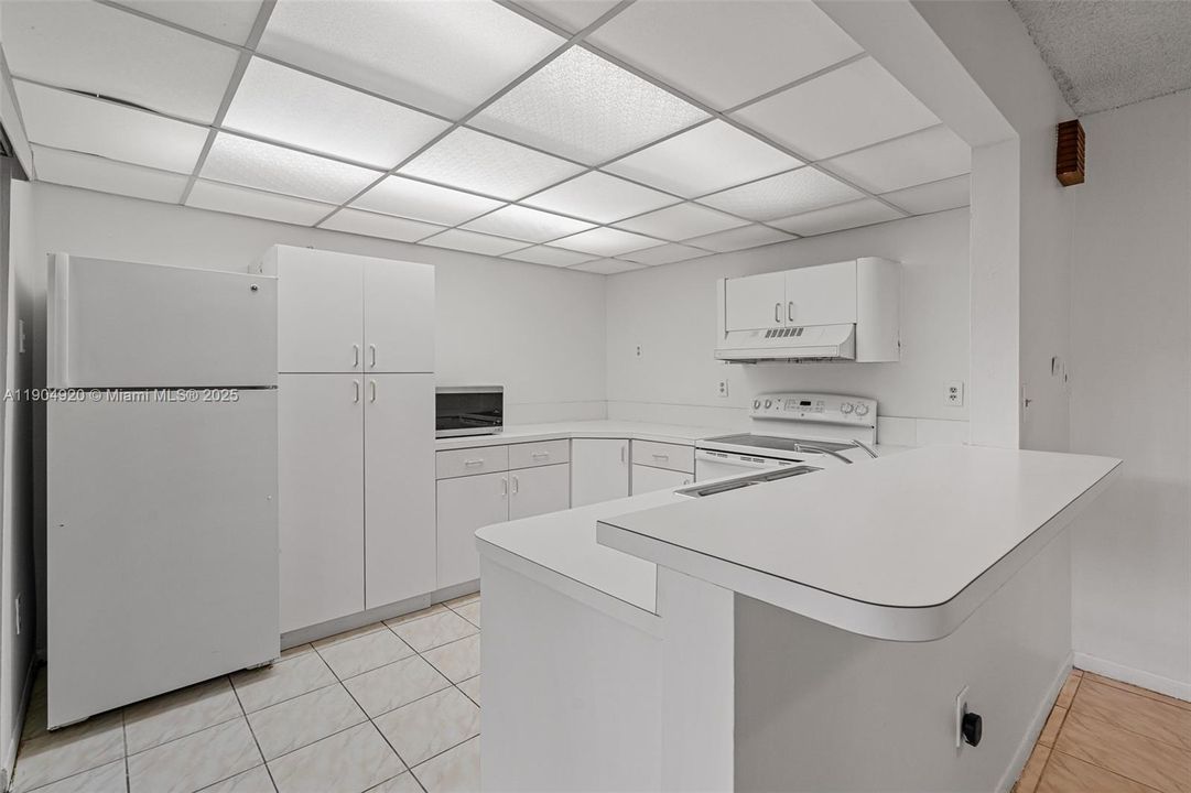 Active With Contract: $3,100 (3 beds, 2 baths, 1234 Square Feet)